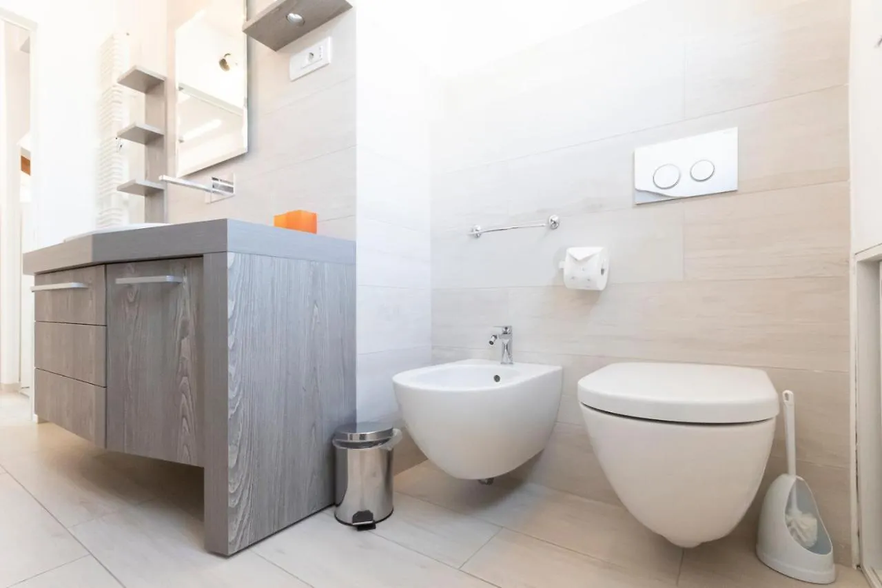 Mansarda Cola Apartment Milan